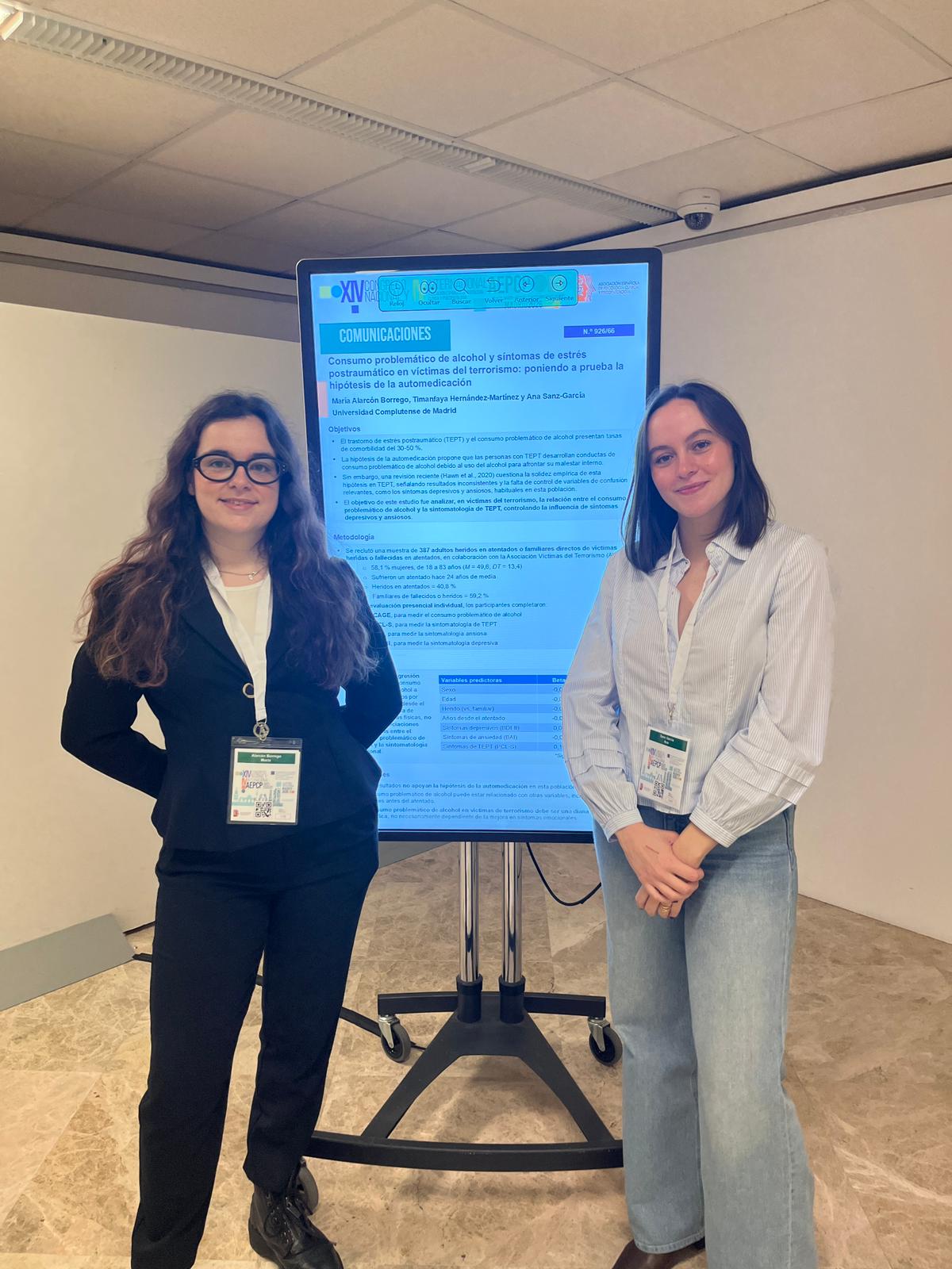 María Alarcón y Ana Sanz-García participan en el XIV Congreso Nacional y IV Internacional de la Asociación Española de Psicología Clínica y Psicopatología